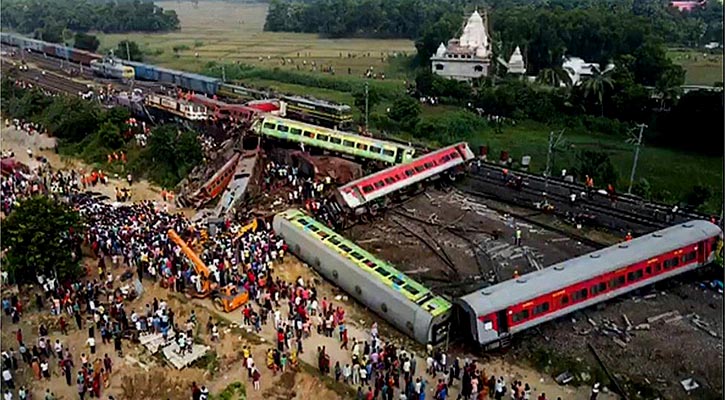 ওড়িশায় ট্রেন দুর্ঘটনা: উদ্ধারকাজ শেষ, রেললাইন পুনঃপ্রতিষ্ঠা শুরু